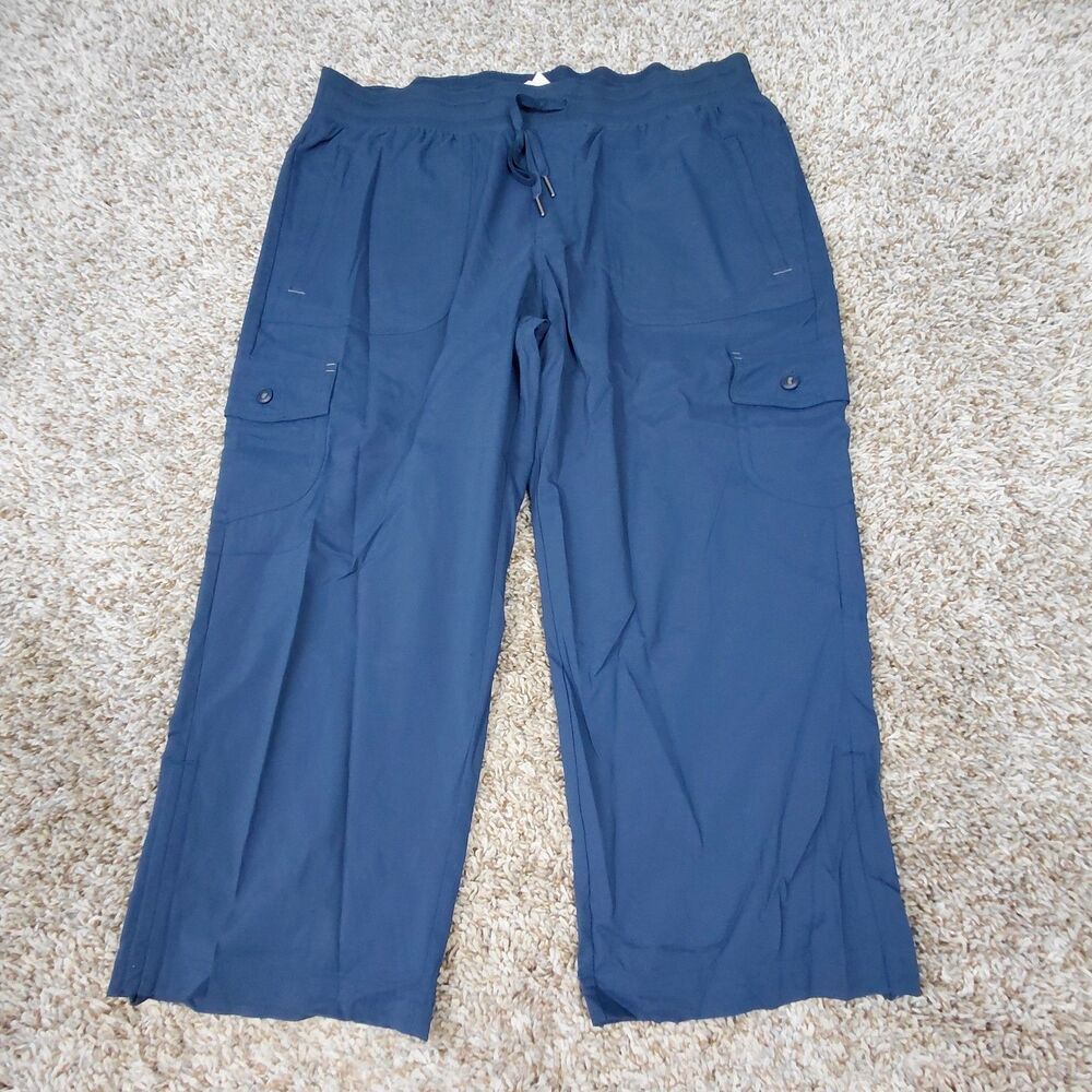 L.L. Bean Vista Camp Pants Cropped Womens Large Navy Blue Hiking Cargo Outdoor